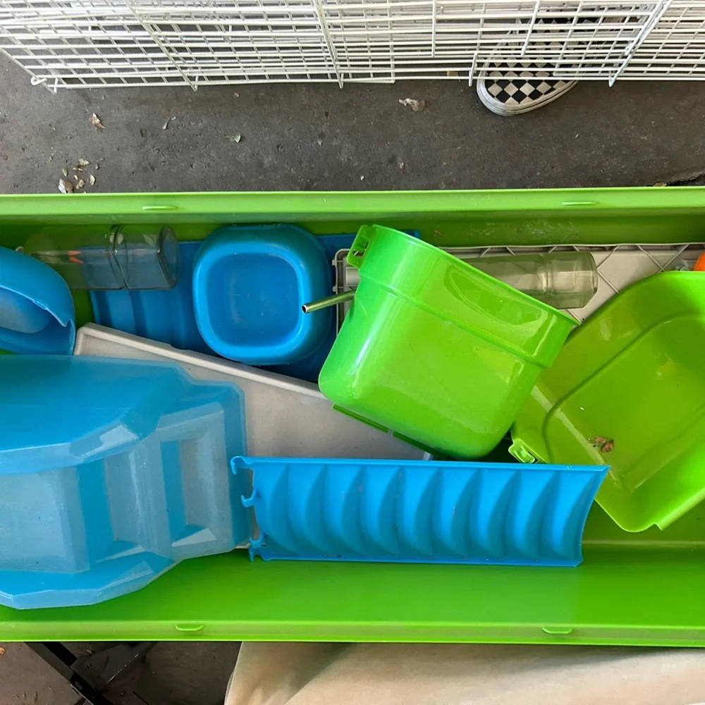 Guinea pug cage used almost Brand new